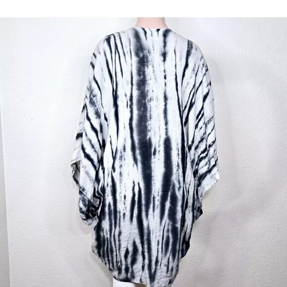 Staring At Stars Open Kimono Navy White Tie-Dye Zebra 3/4 Sleeve - Picture 3 of 5